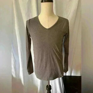 Lole Women’s LS Athletic Top. Grey. Mesh Insert On Back. Sz M. Poly Blend